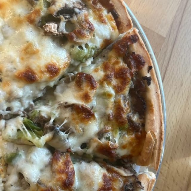 Steak Bomb Pizza.